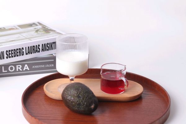 蔓越莓牛油果混合奶昔