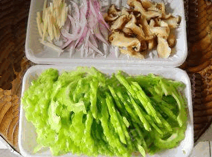 苦瓜炒蛋的做法