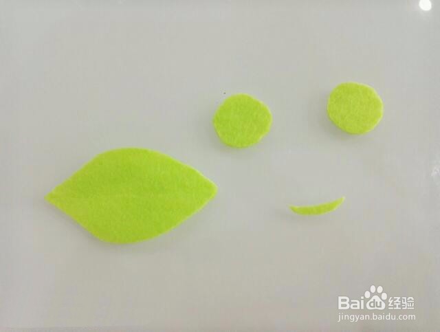 不织布绿豆娃娃