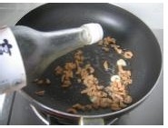 宝宝辅食：开洋葱油拌面