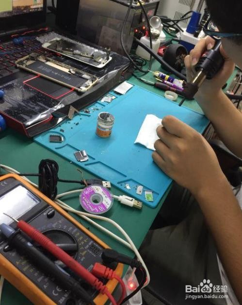 oppo手机还有电却自动关机