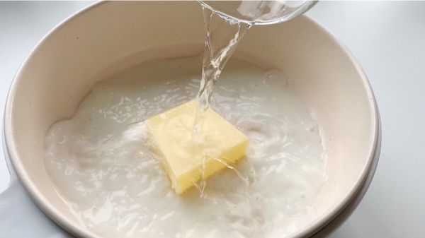 草莓酥皮大泡芙