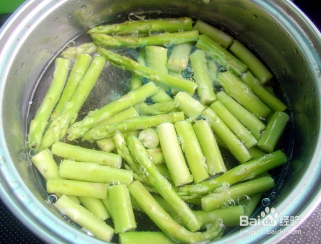 芦笋炒虾仁的做法