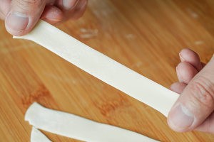 饺子皮油泼面