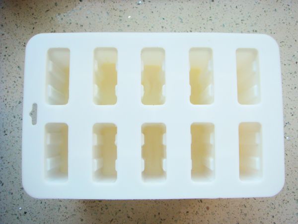 #《风味人间》美食复刻大挑战#芒果酸奶冰棒