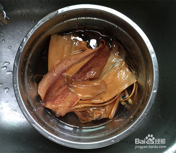 五花肉烧鱿鱼的做法