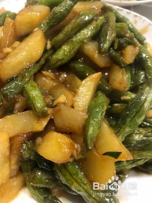 红烧豆角土豆条的做法