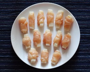 玉骨鸡卷的做法。教你怎么做玉骨鸡卷