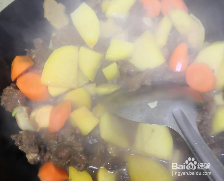 孩子最爱吃的砂锅炖牛肉的做法