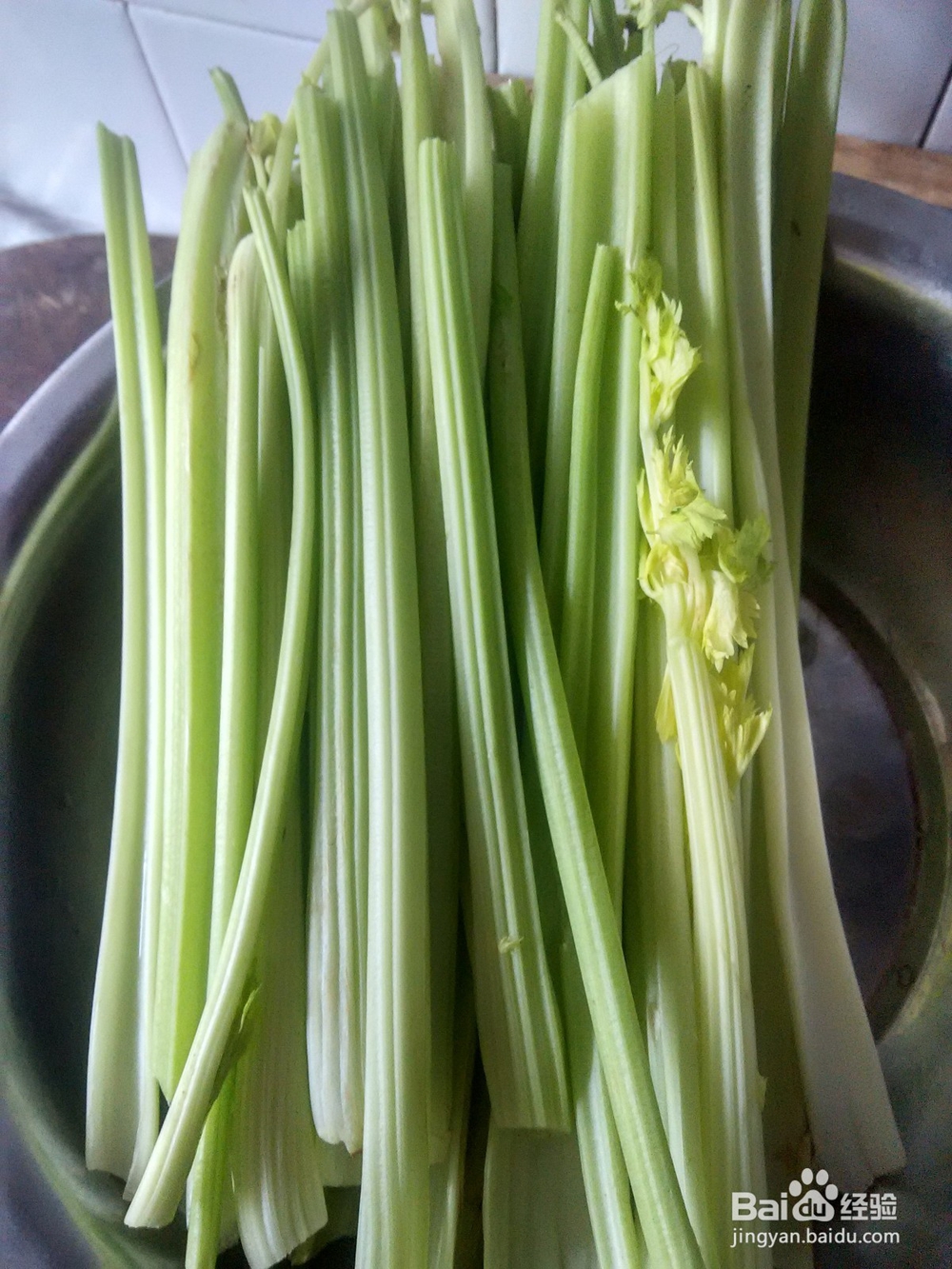 简便之芹菜拌花生