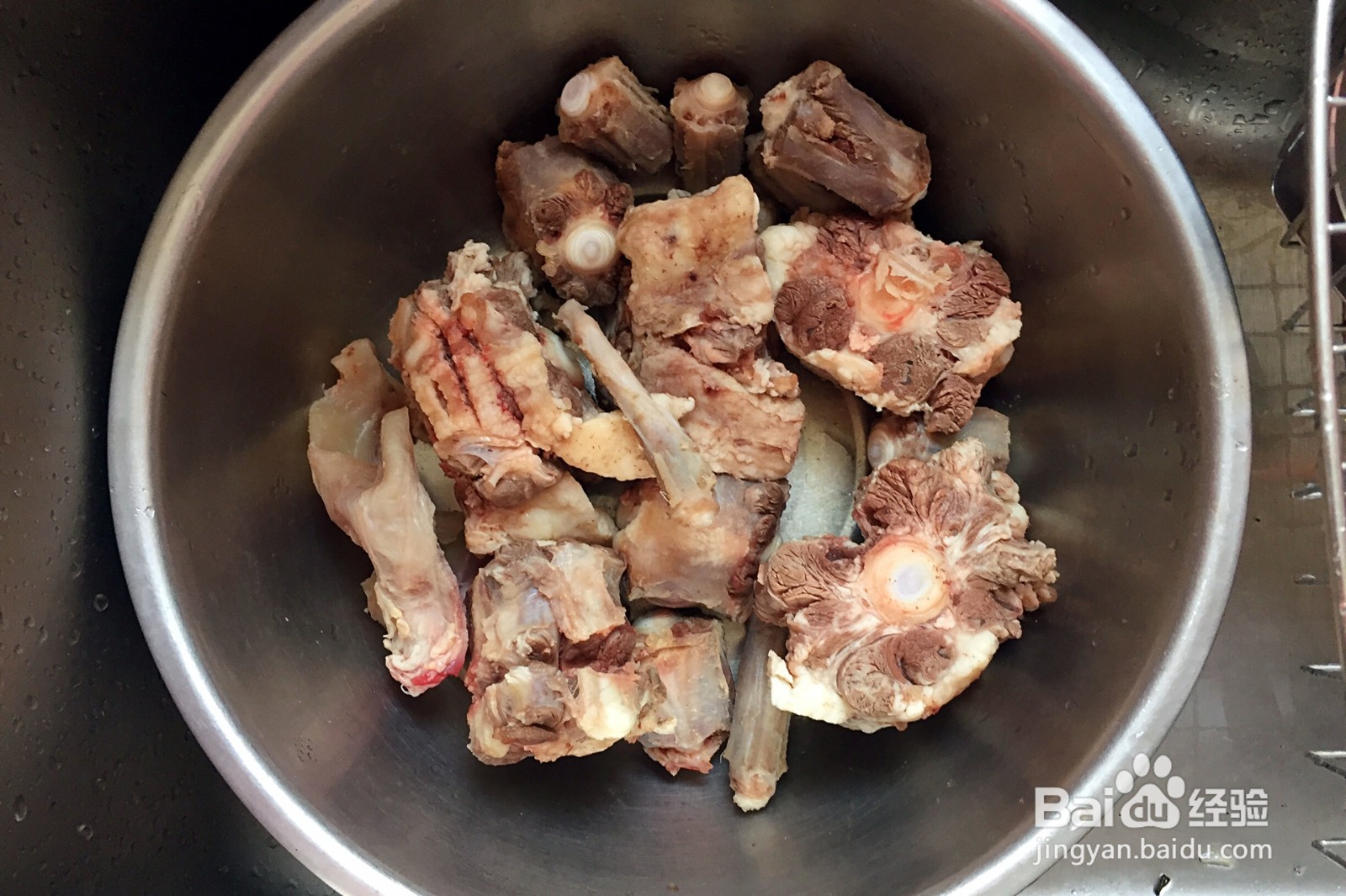 如何做出当归牛尾汤?