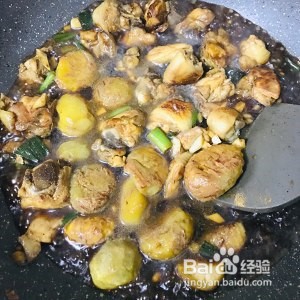 板栗烧鸡的做法