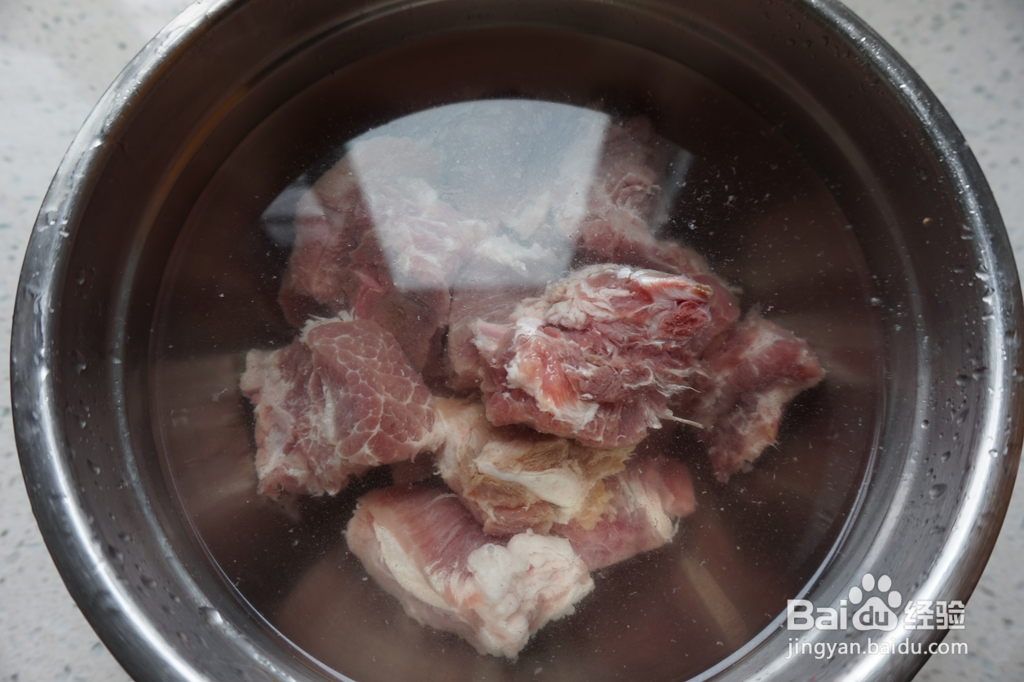 土豆烧排骨的做法