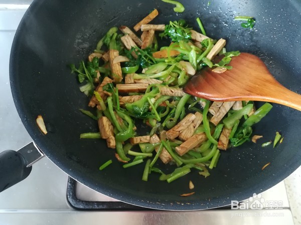 怎么做青椒炒香干