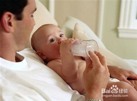 出生1周的婴儿经常哭闹,怎么办呢?