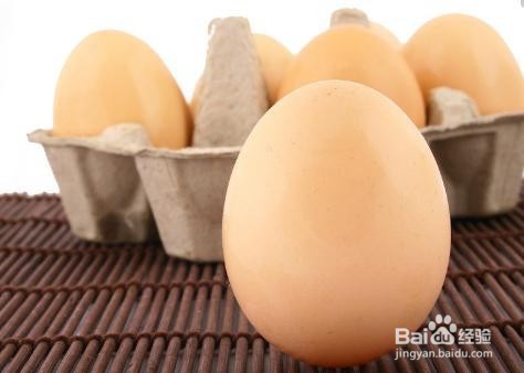 怎样让鸡蛋在水里浮起来