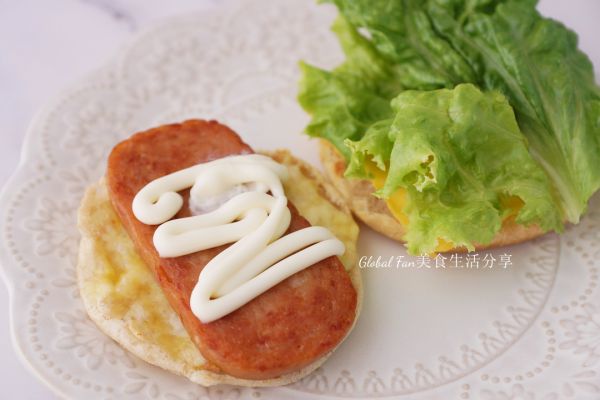 芝士午餐肉鸡蛋松饼