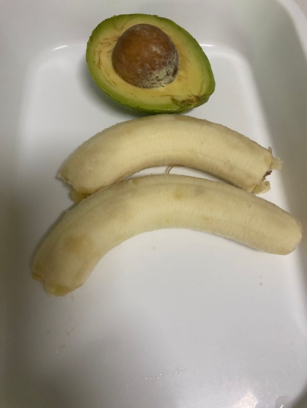 香蕉牛油果奶昔