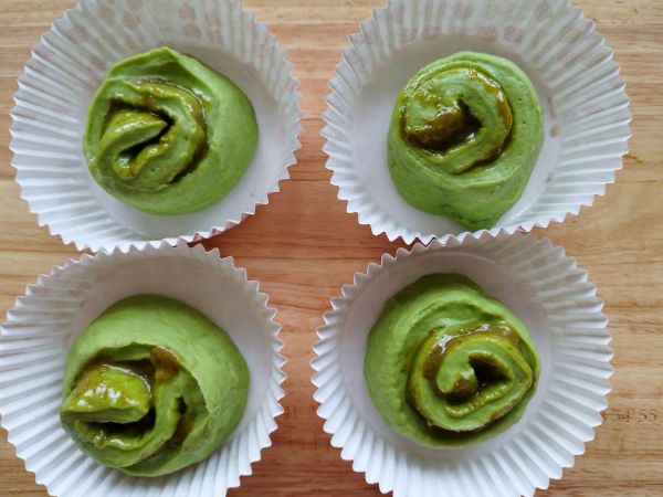 斑斓开心果面包卷