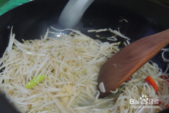 柿子椒炒豆芽的做法