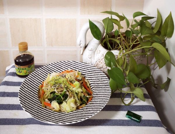 凉拌金针菇什锦菜