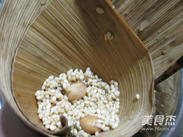 排骨花生米糯米粽