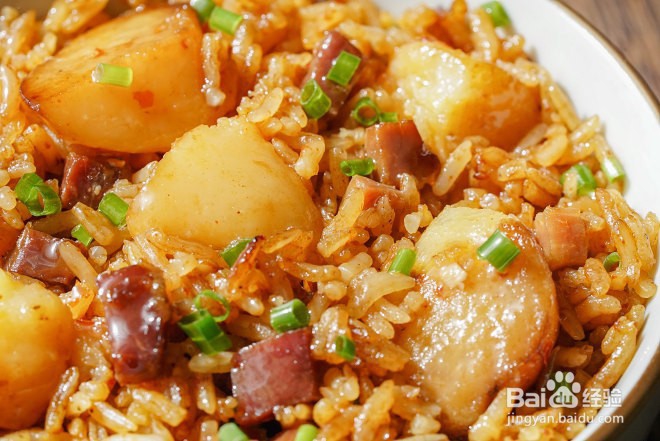 电饭煲土豆火腿焖饭做法
