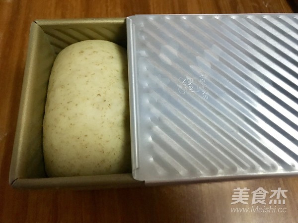 全麦葡萄干吐司