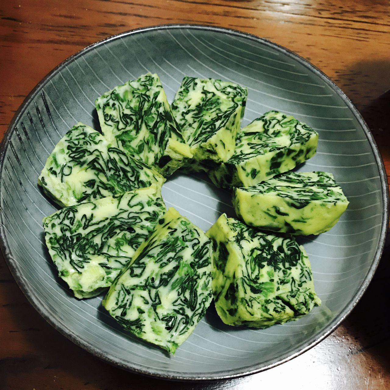 蘸汁菠菜鸡蛋糕，教你最简单的做法