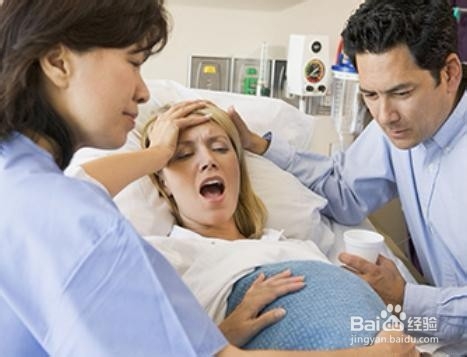 自然分娩是有哪些因素决定的？