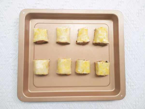 手抓饼火腿肉松卷