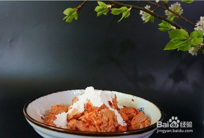 简单易学的芝麻香炒排骨的家常做法