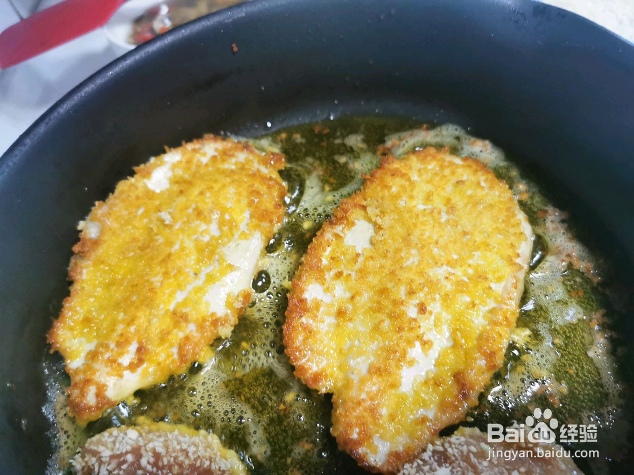 上桌就妙光的香煎鸡胸肉的做法