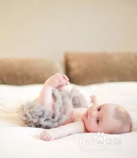 宝宝刚出生的第一年该怎么带?
