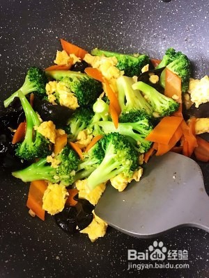 怎么样做出美味的西兰花木耳炒鸡蛋