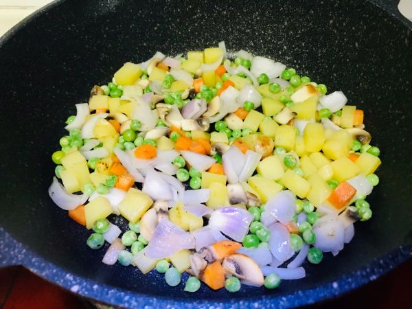 咖喱鸡肉杏鲍菇饭