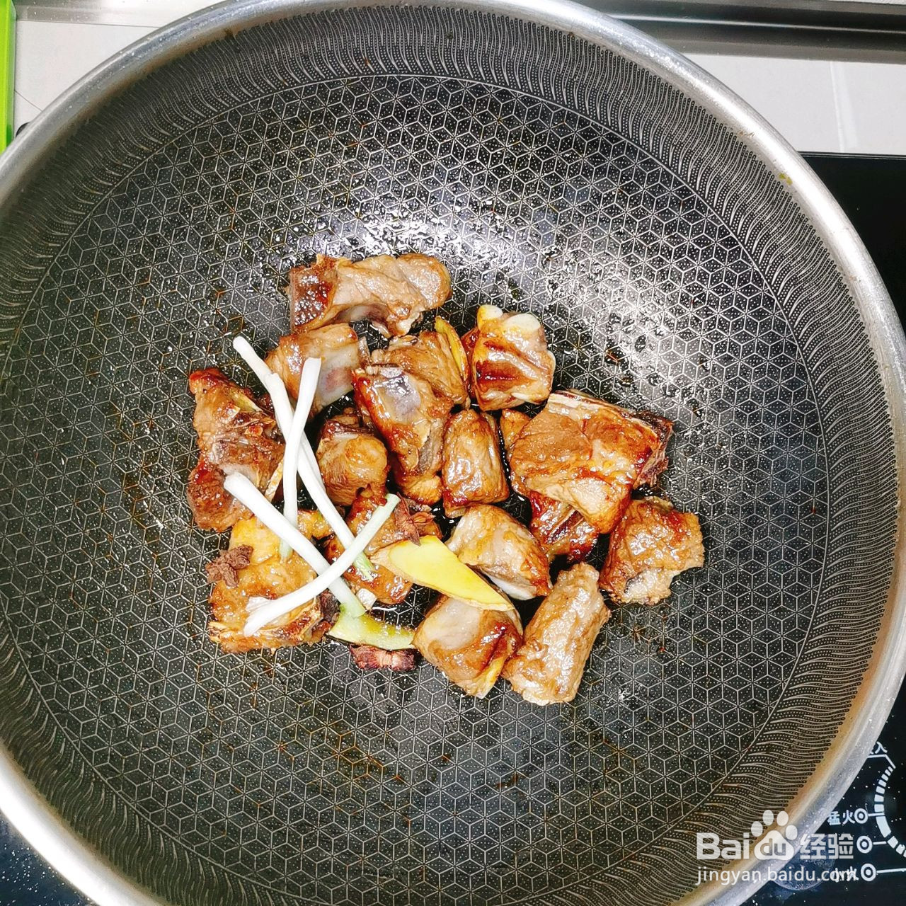 酱香土豆炖排骨的做法