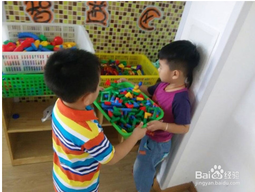 孩子出门吵着要买玩具怎么办？