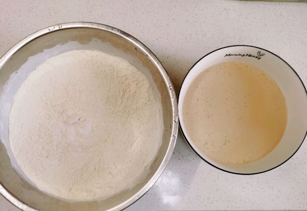 韭菜小墨鱼虾皮水煎包