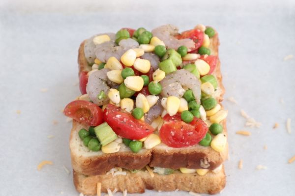 芝士虾仁吐司汉堡