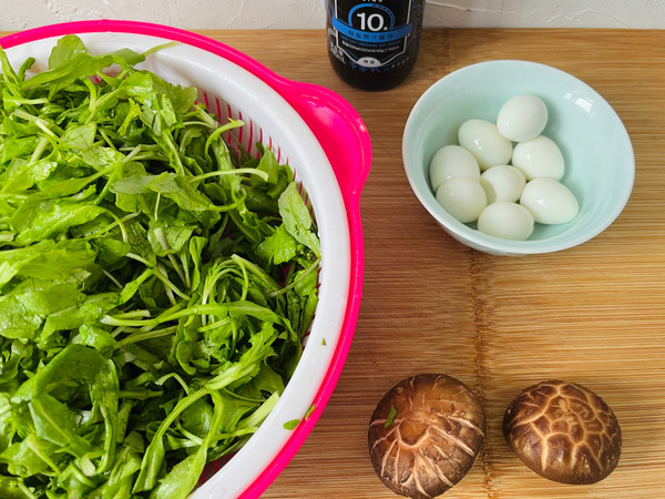 鲜菇荠菜玉丸羹