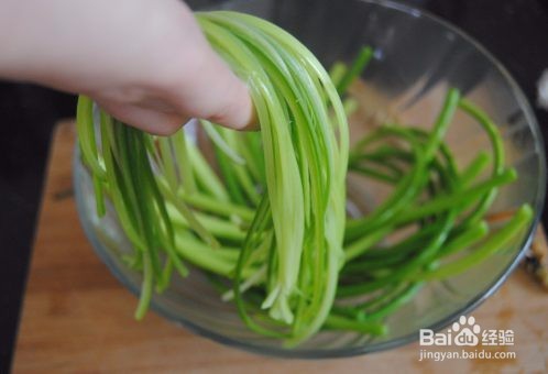 家常版凉拌蒜心是如何做的?教程图解