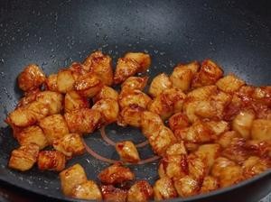 家常小炒菜鸡肉炒口蘑怎么做？