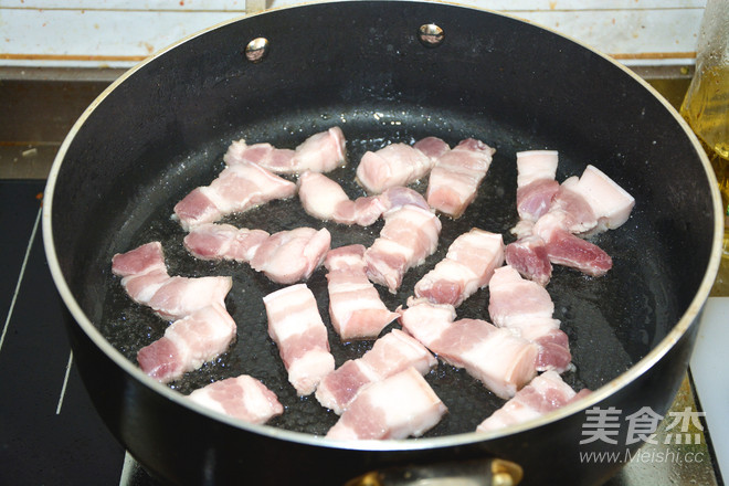 五花肉烧豆腐