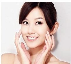 油性皮肤如何洗脸去油光