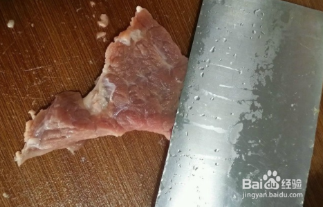 <b>葱花牙签里脊肉的做法</b>