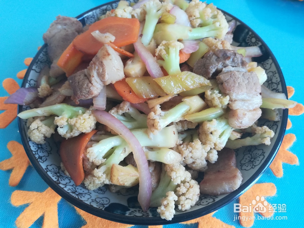 美味的五花肉炒菜花