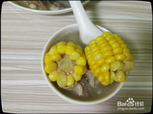 玉米排骨汤要如何制作呢？