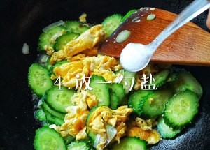 养生食补5分钟黄瓜炒鸡蛋的做法