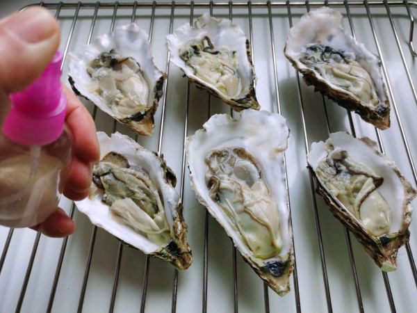 蒜泥魔芋烤生蚝